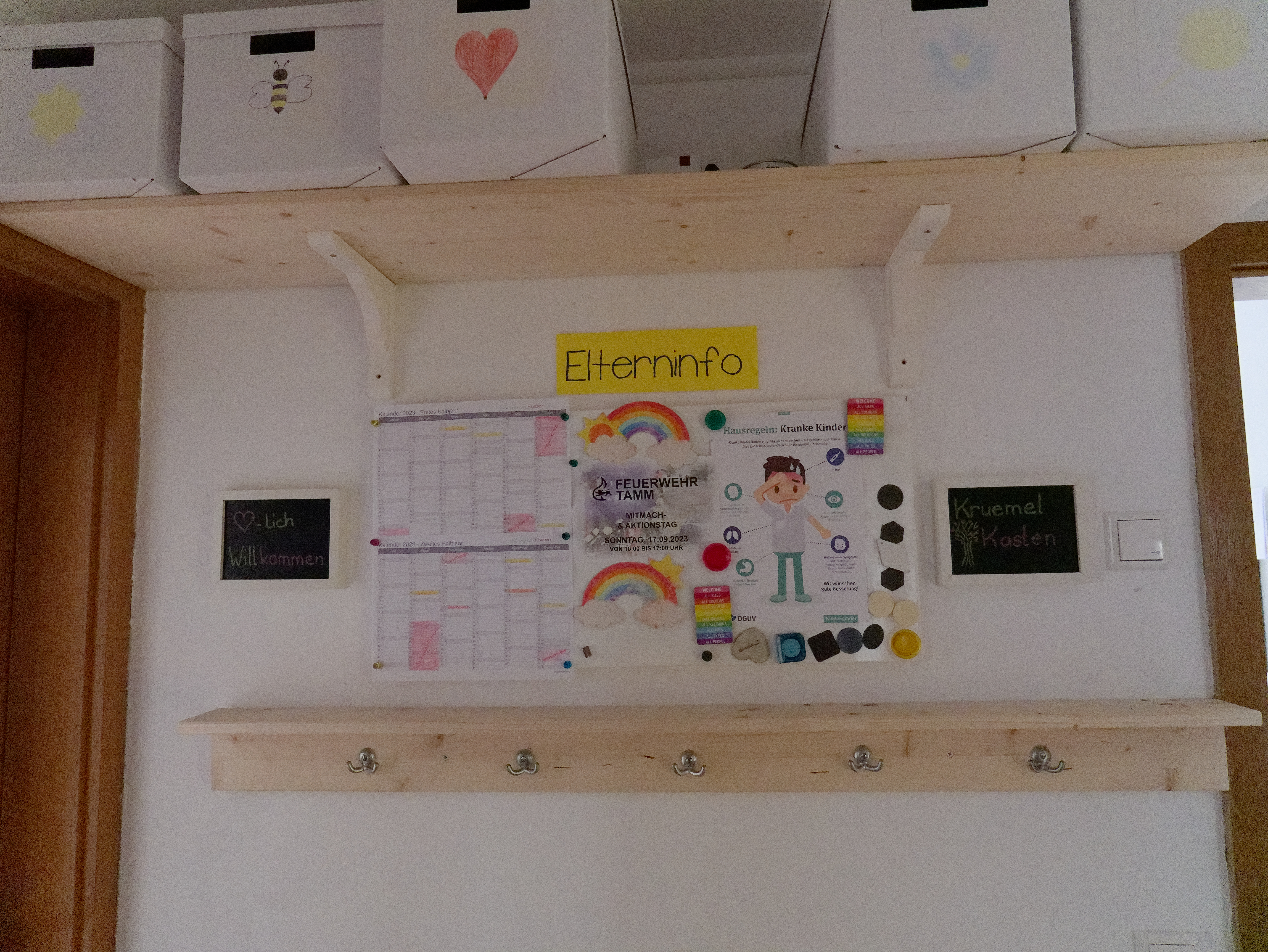 Garderobe und Elterninfotafel